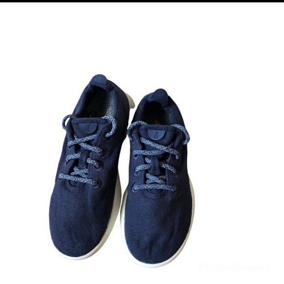 Allbirds Wool Lace Up Sneakers - Picture 3 of 8